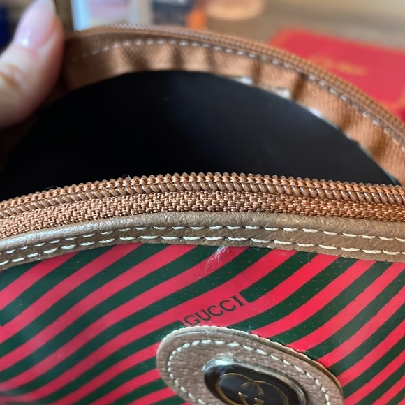 Small Gucci cosmetics bag - Picture 2 of 2